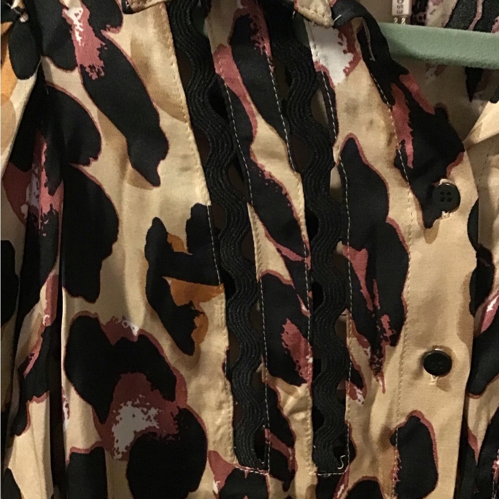 NWT! ESQUALO Animal Print Blouse in Black and Brown - Picture 3 of 7